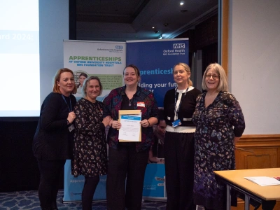 Vicki Taylor, Senior Peer Support Worker receiving her Apprentice of the Year Award